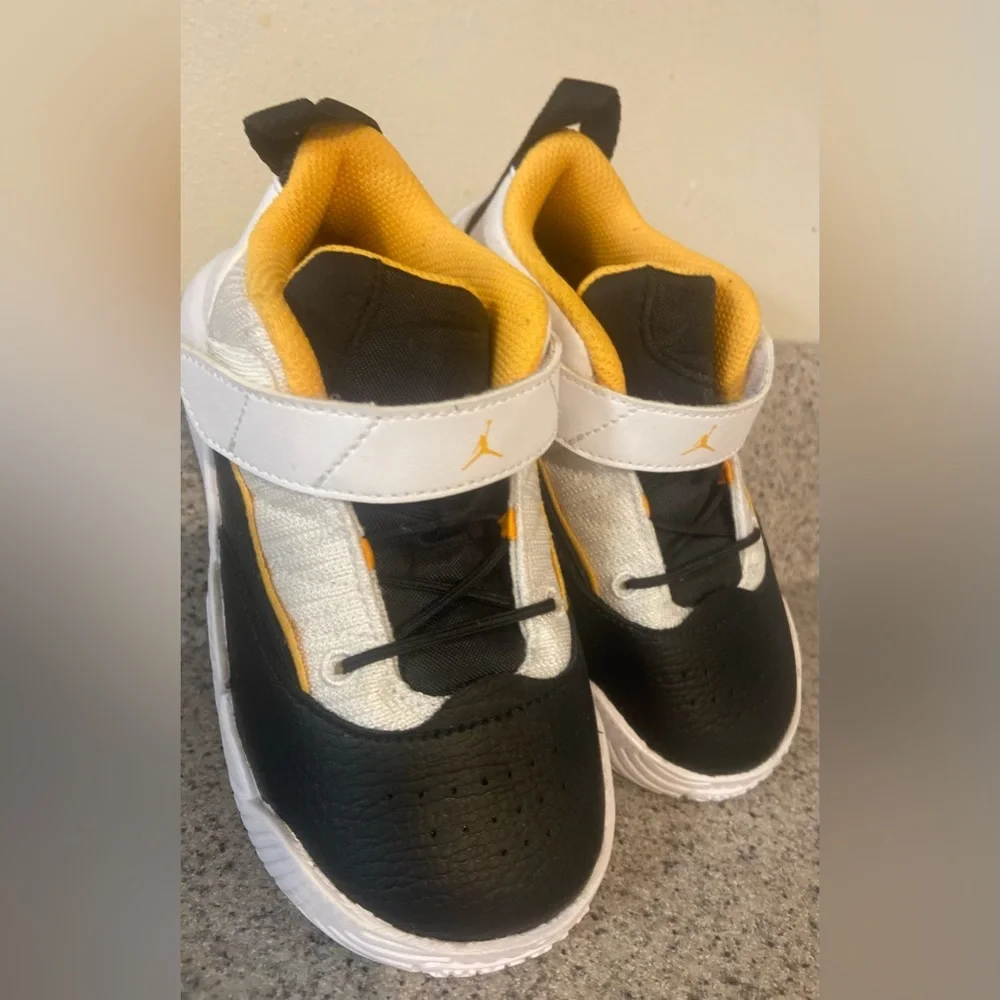Jordan Pro Strong - Picture 2 of 3
